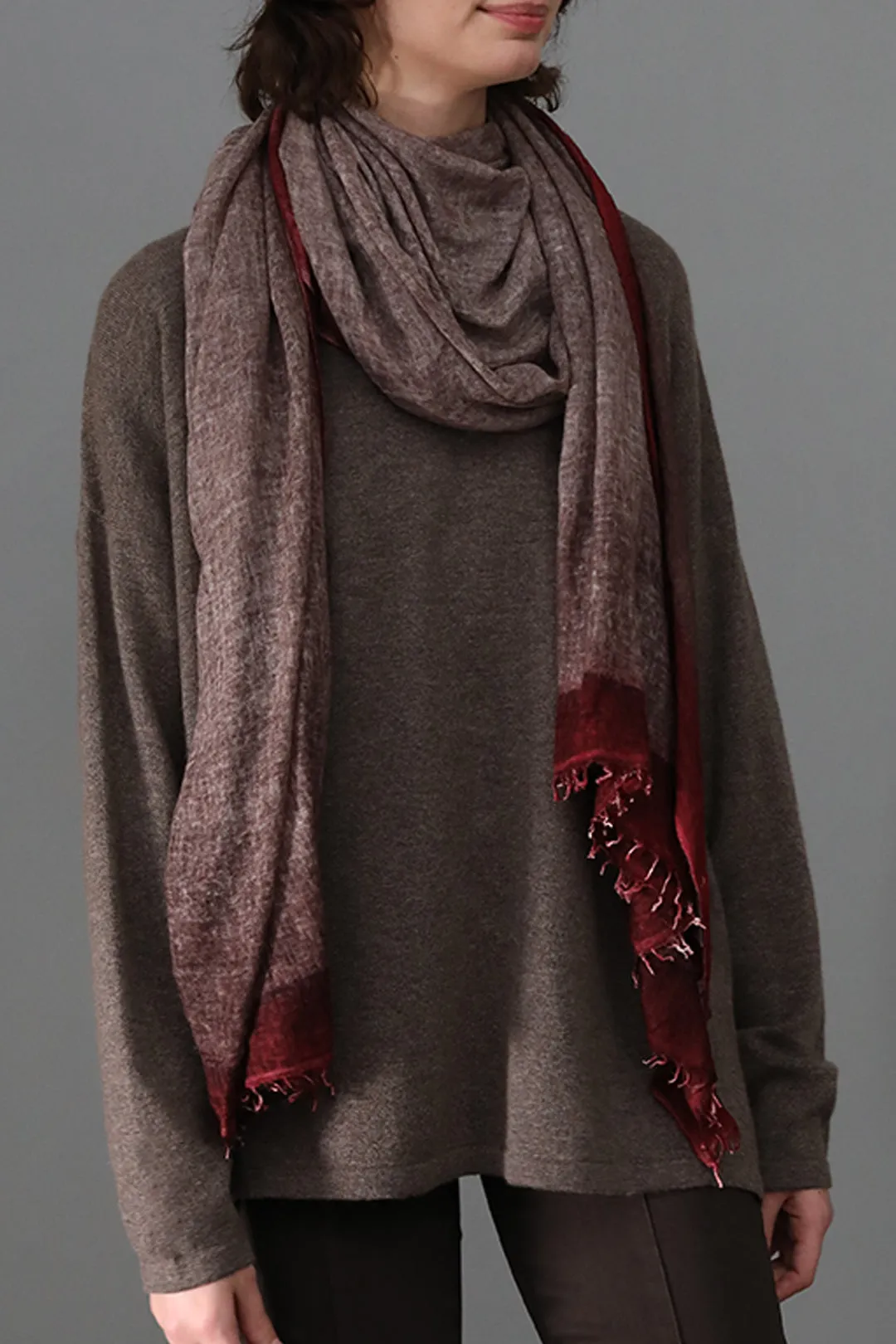 CHOCOLATE BORDEAUX SCARF IN HAND DYED CASHMERE