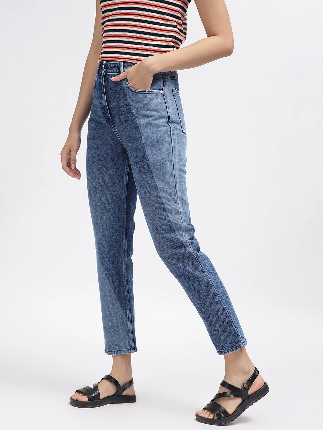 Iconic Women Blue Solid Slim Straight Fit Jeans